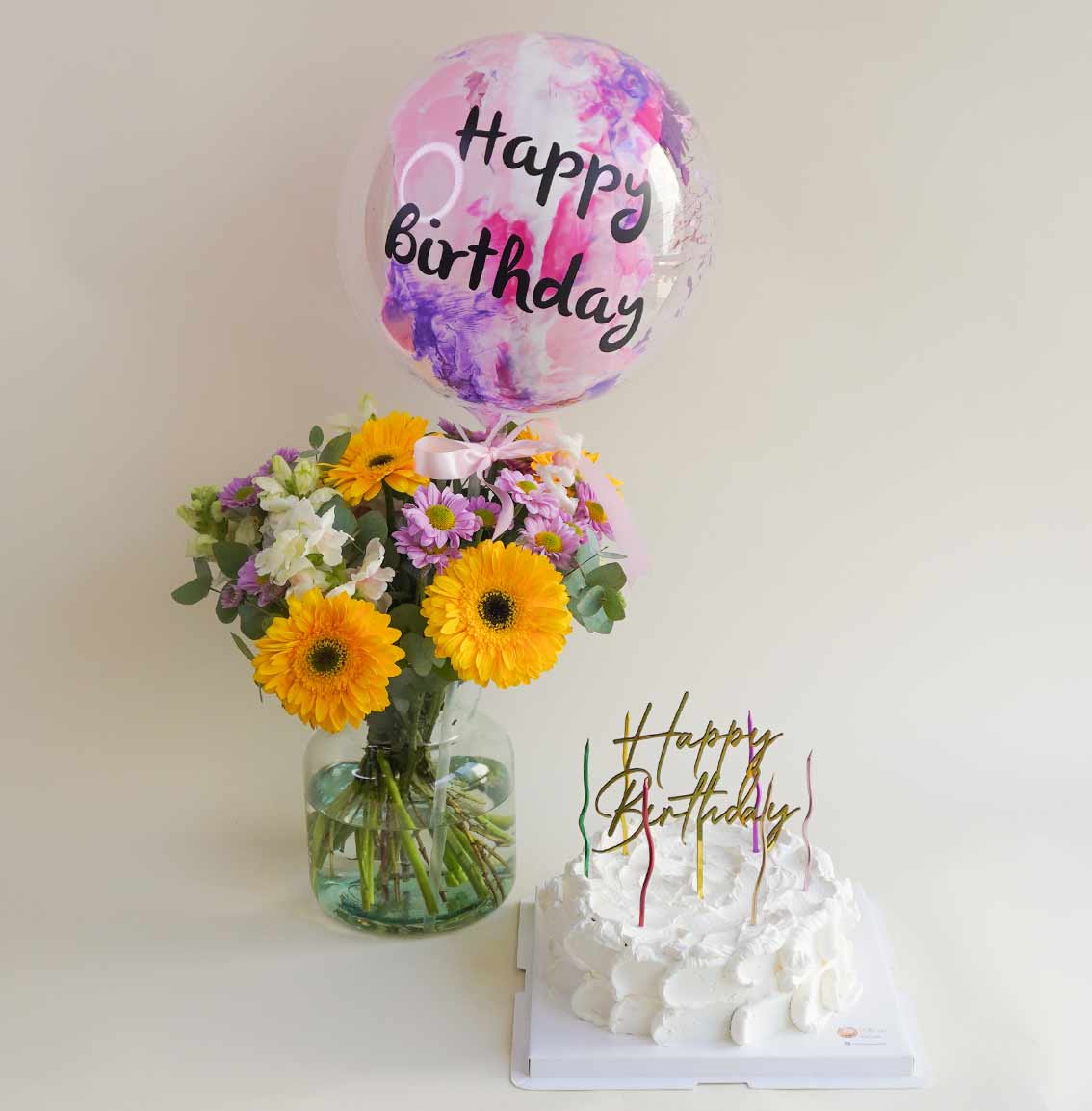 flores para cumpleaños con globo y pastel a domicilio