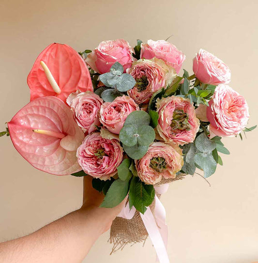 Ramo o arreglo de Flores The pink - Rosas inglesas exóticas con anturios